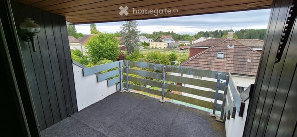 Charmante 3.5-Zimmer-Dachgeschosswohnung mit Balkon in ruhiger Lage 3