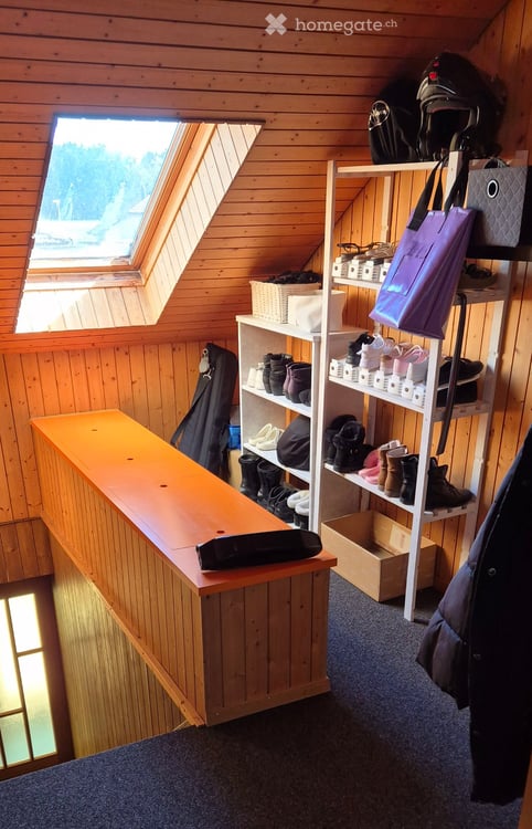 Charmante 3.5-Zimmer-Dachgeschosswohnung mit Balkon in ruhiger Lage 7