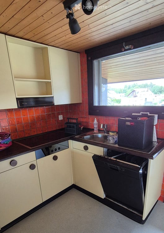 Charmante 3.5-Zimmer-Dachgeschosswohnung mit Balkon in ruhiger Lage 6