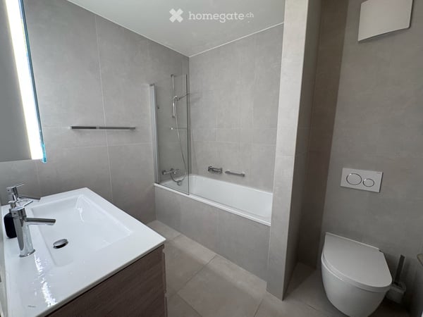Spacious 6.5-Room Ground Floor Apartment with Private Garden and Terrace 7