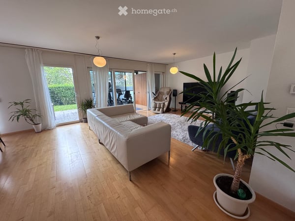 Spacious 6.5-Room Ground Floor Apartment with Private Garden and Terrace 15