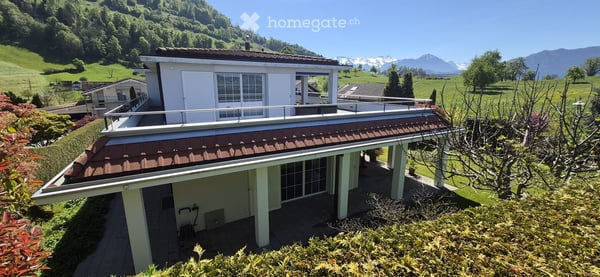 Traumhaftes 6.5-Zimmer-Einfamilienhaus mit Seeblick in Greppen 3