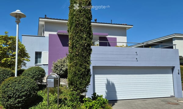 Traumhaftes 6.5-Zimmer-Einfamilienhaus mit Seeblick in Greppen 2