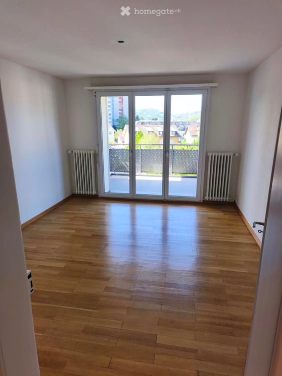Moderne 3-Zimmer-Wohnung mit Balkon und Aussicht in Brugg 3