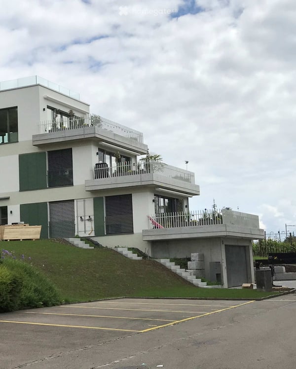 Exklusive 4.5 bis 5-Zimmer-Maisonettewohnung in einem 2-Fam. Haus mit einmaliger See- und Bergsicht 14