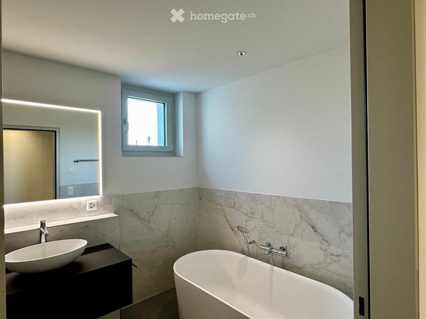 Exklusive 4.5 bis 5-Zimmer-Maisonettewohnung in einem 2-Fam. Haus mit einmaliger See- und Bergsicht 9