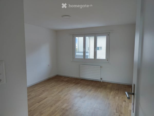 Charmantes 4-Zimmer-Einfamilienhaus in Glarus – ruhige Lage mit gepflegtem Garten 4