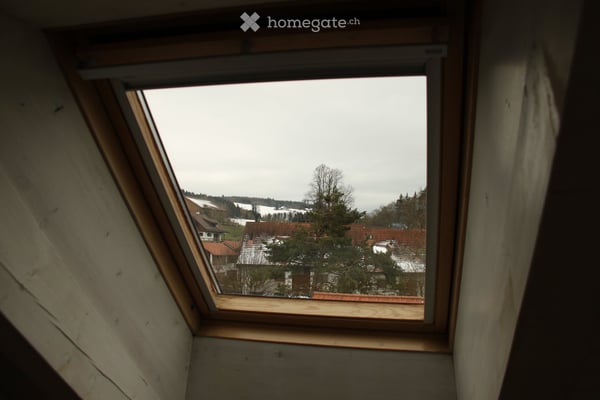 Charmante 5-Zimmer-Maisonette-Wohnung in Hittnau 1