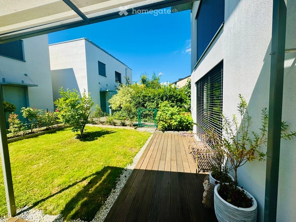 Spacious 5.5-Room Family Home in Bottmingen 4
