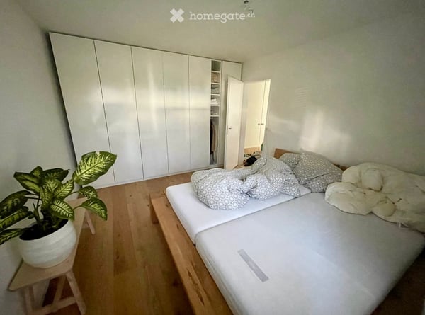 Charming Furnished 2.5-Room Apartment in Zürich-Albisrieden 11