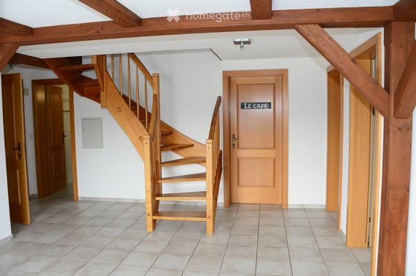 Grosszügige 5½-Zimmerwohnung im renovierten Bauernhaus mit See- und Bergsicht in Merlischachen, SZ 3