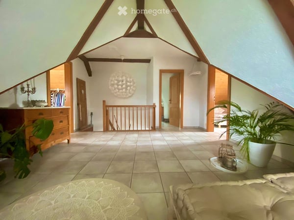 Grosszügige 5½-Zimmerwohnung im renovierten Bauernhaus mit See- und Bergsicht in Merlischachen, SZ 5