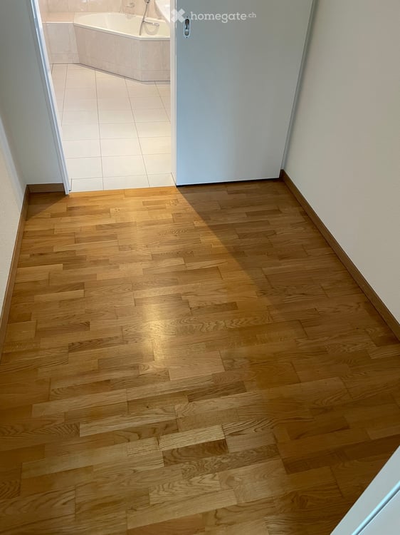 Helle 4.5-Zimmer-Wohnung, 2 Balkone und schöner Aussicht in Otelfingen 6