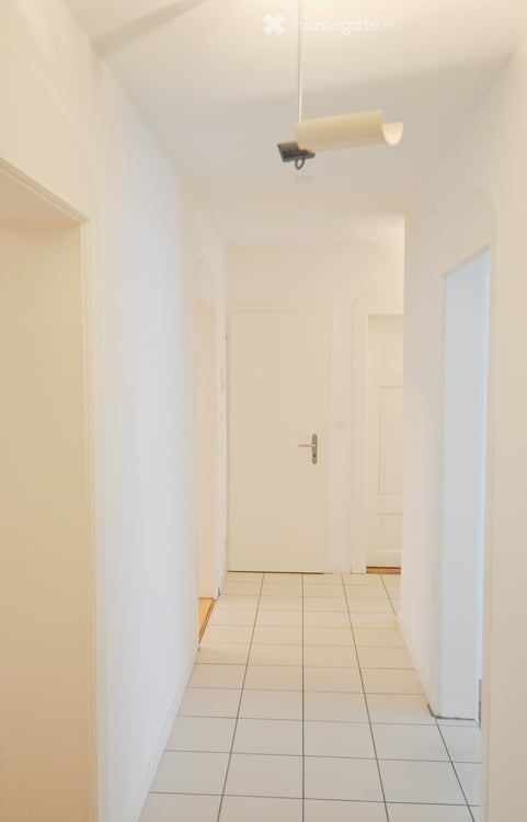 Stilvolle 4-Zimmer-Geschäftsräume im Parterre beim Breitenrainplatz 7