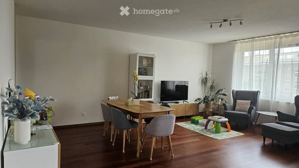 Appartement lumineux de 4.5 pièces proche toutes commodités à 1004 Lausanne 6