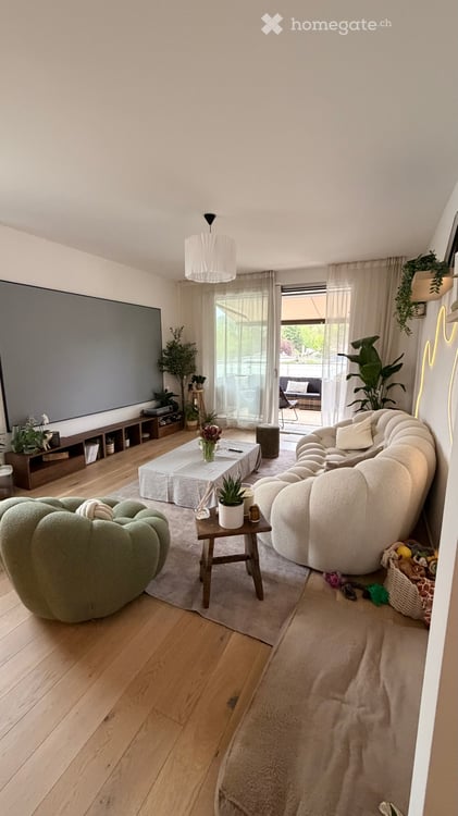 Charmant appartement en attique de 3 pièces à Troinex