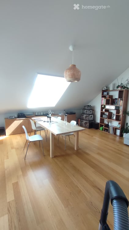 Lumineux appartement en attique de 4.5 pièces à Lausanne