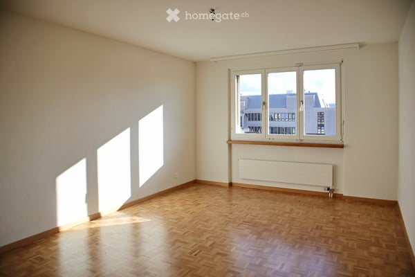 Zentral gelegen und nahe Bahnhof 5