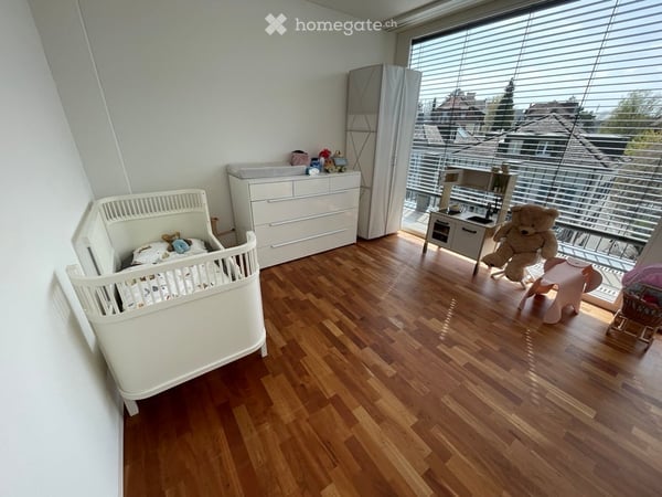 Grosszügige 5.5-Zimmer-Maisonette-Wohnung mit zwei Terrassen und atemberaubender Aussicht 4