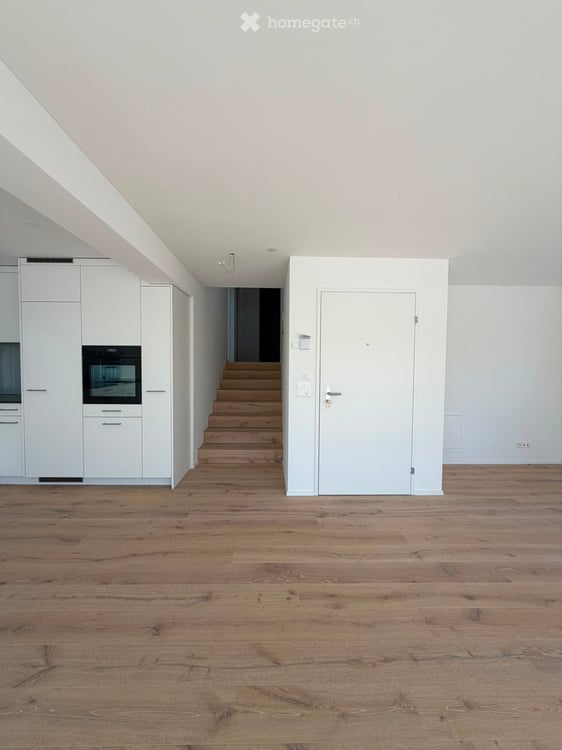 Grosszügige 5.5-Zimmer-Dachwohnung mit Terrasse und Weitsicht in Schaffhausen 3