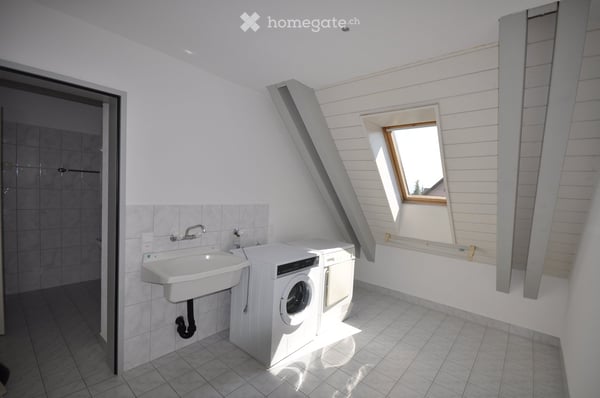 Helle 4.5-Zimmer-Maisonette-Wohnung mit Balkon in Hombrechtikon 7