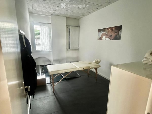 Attraktive Gewerbe­fläche für Coiffeur / Beauty in Dietlikon – sofort verfügbar 3