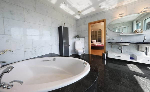 Sonniges, grosszügiges 6-Zimmer Einfamilienhaus mit Pool, Sauna und Alpen-Sicht in Oensingen 15
