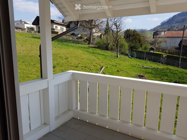 Wohnen mit Stil und Freiraum – Grosszügige 4.5-Zimmer-Maisonette im Herzen von Wahlen 11