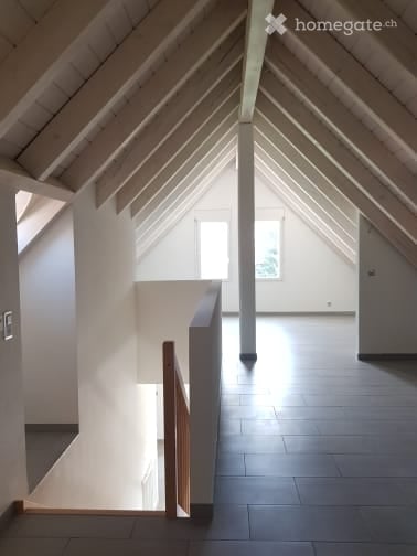 Wohnen mit Stil und Freiraum – Grosszügige 4.5-Zimmer-Maisonette im Herzen von Wahlen 14
