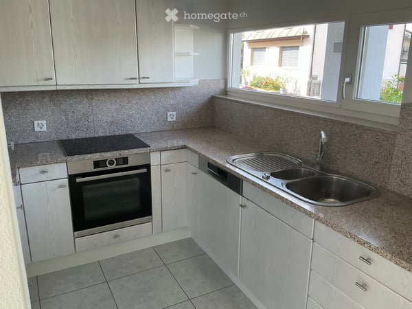 Einzigartige 5.5-Zimmer-Garten-Maisonette-Wohnung in Tägerig 8