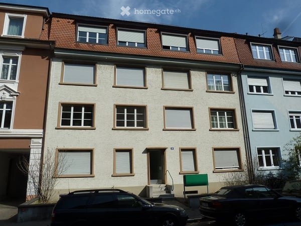 Charmante 2-Zimmer-Altbauwohnung mit Balkon in Basel