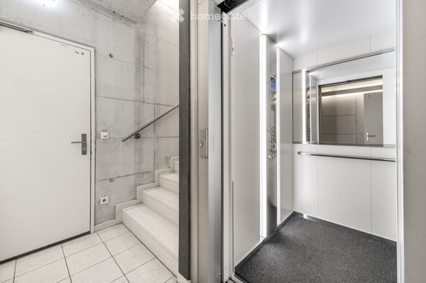 Helle 3.5-Zimmer-Wohnung mit Balkon und schöner Aussicht in Zürich-Friesenberg 5