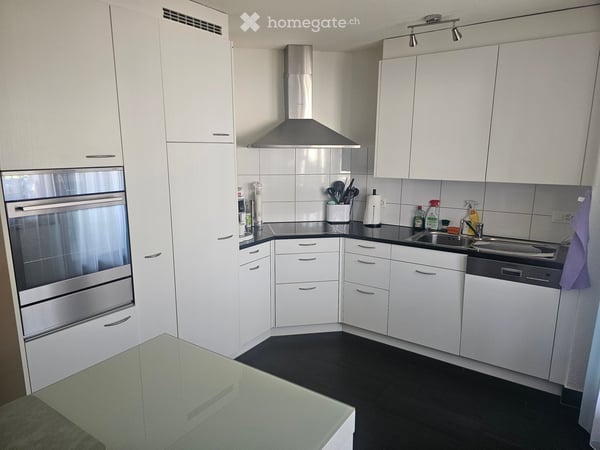 Charmante 3.5-Zimmer-Wohnungmit Cheminée und Balkon in Berikon 3