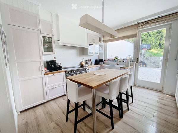 Stunning 7-Room Villa for Rent in Chamby with Panoramic Views 11