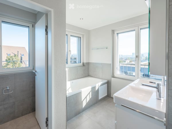 Bright 4.5-Room New Build Apartment with Balcony & Views in Zürich Albisr 5