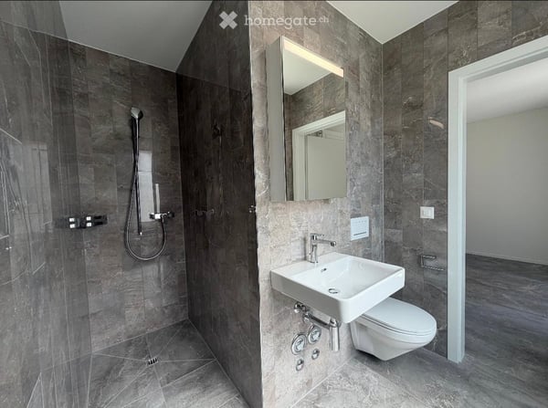 Neu renovierte, repräsentative Wohnung an ruhiger Lage in Zürich-West 7