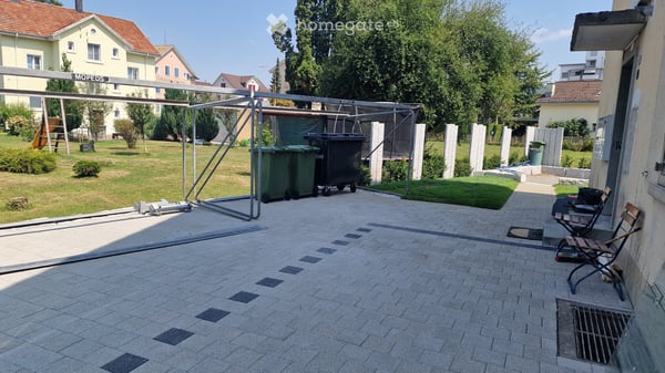 Erstvermietung grosszügiger kernsanierter 2.5-Zimmer-Wohnung im 1. Obergeschoss 13