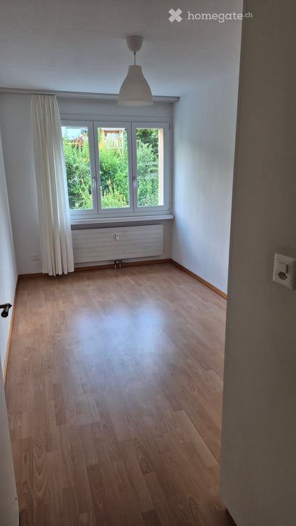 WG-Zimmer in 4.5-Zimmer-Apartment mit 2 Balkon und schöner Aussicht in Au Wädenswil 2