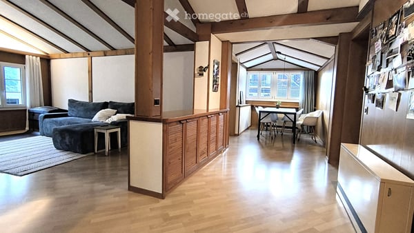Charmante 3.5-Zimmer-Dachwohnung am See in Gersau 2