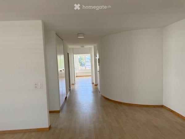 Sonnige, frisch renovierte  3.5-Zimmer-Wohnung mit Balkon in Ebikon 8