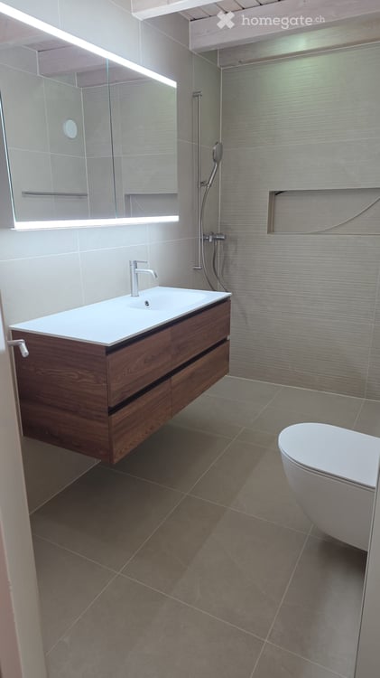 Moderne 5.5-Zimmer-Maisonette-Wohnung mit Reihenfamilienhaus-Charakter 11