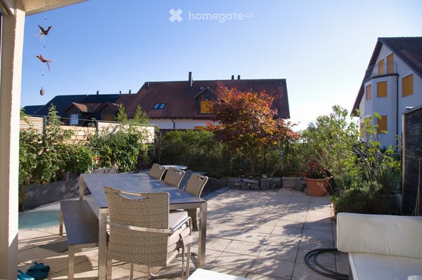 Moderne 5.5-Zimmer-Maisonette-Wohnung mit Reihenfamilienhaus-Charakter 2