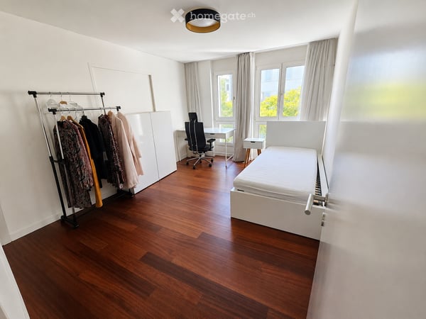 Grosszügige 5.5 Zimmer Wohnung mit Seeblick, Balkon, Hobbyraum und Keller in Erlenbach 6