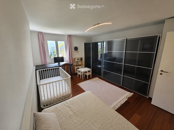Grosszügige 5.5 Zimmer Wohnung mit Seeblick, Balkon, Hobbyraum und Keller in Erlenbach 9