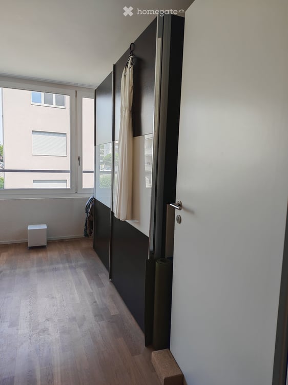 Freundliche 4.5-Zimmerwohnung in Seebach 8