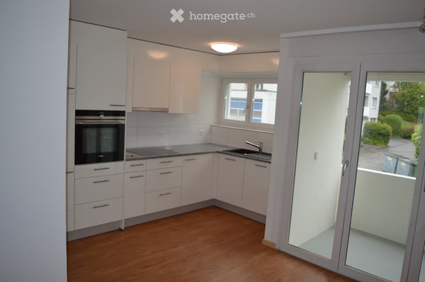 Nachmieter Gesucht! Grosse 4.5 Zimmer Wohnung mit traumhafter Weitsicht auf Greifensee und Berge! 4