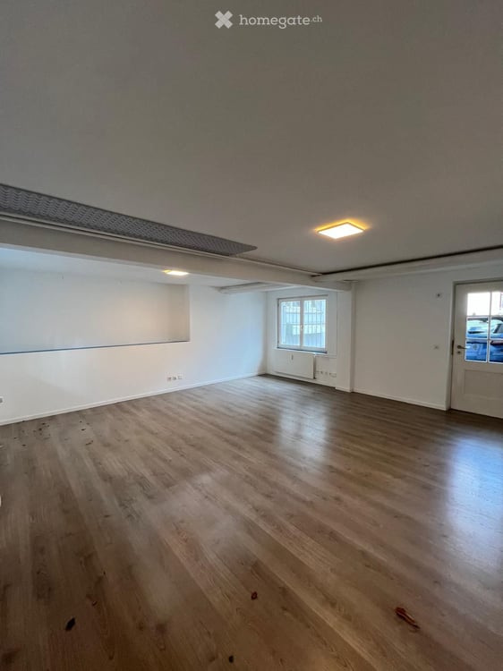 Lager- und Bürofläche im Erdgeschoss in Binningen zu vermieten 3