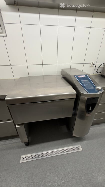 VOLL AUSGESTATTETE GASTRO- / PRODUKTIONSKÜCHE IN PFÄFFIKON ZH – SOFORT BETRIEBSBEREIT 2