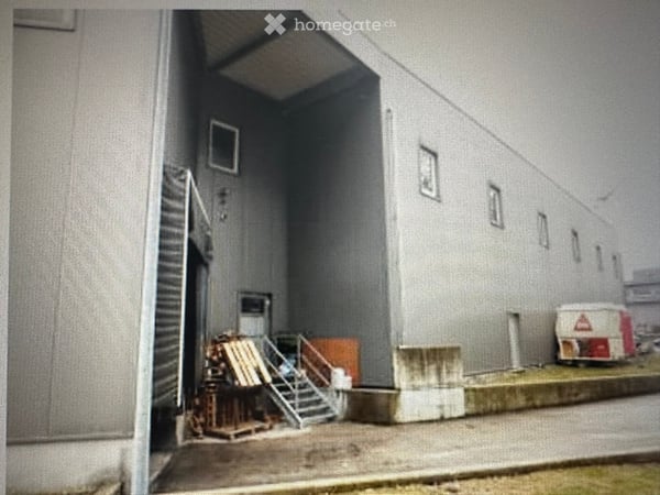 Entrepôt et bureaux de 1'300 m² à louer ou à vendre – Attalens 4