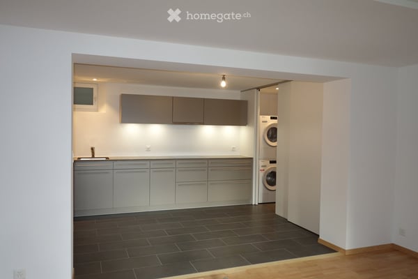 Schöne 2.5-Zimmer-Wohnung an absolut ruhiger Lage in Herrliberg mit Seeblick. 3